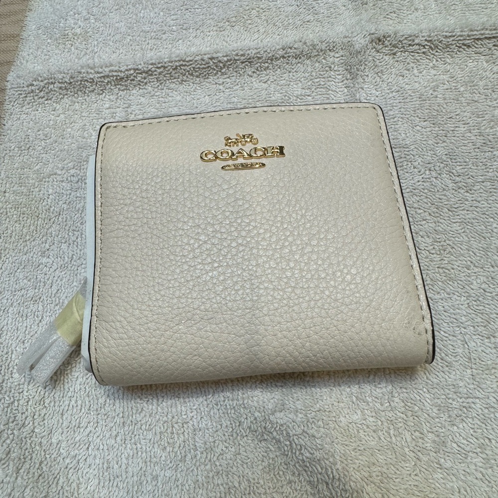 Coach small chalk white pebble leather snap wallet NWT C2862